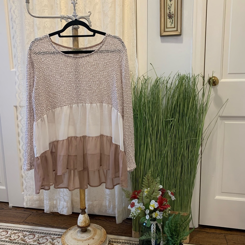 Layered Tan/Cream ruffled top